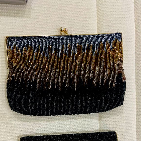 Beautiful one of a kind beaded purse - Picture 1 of 3